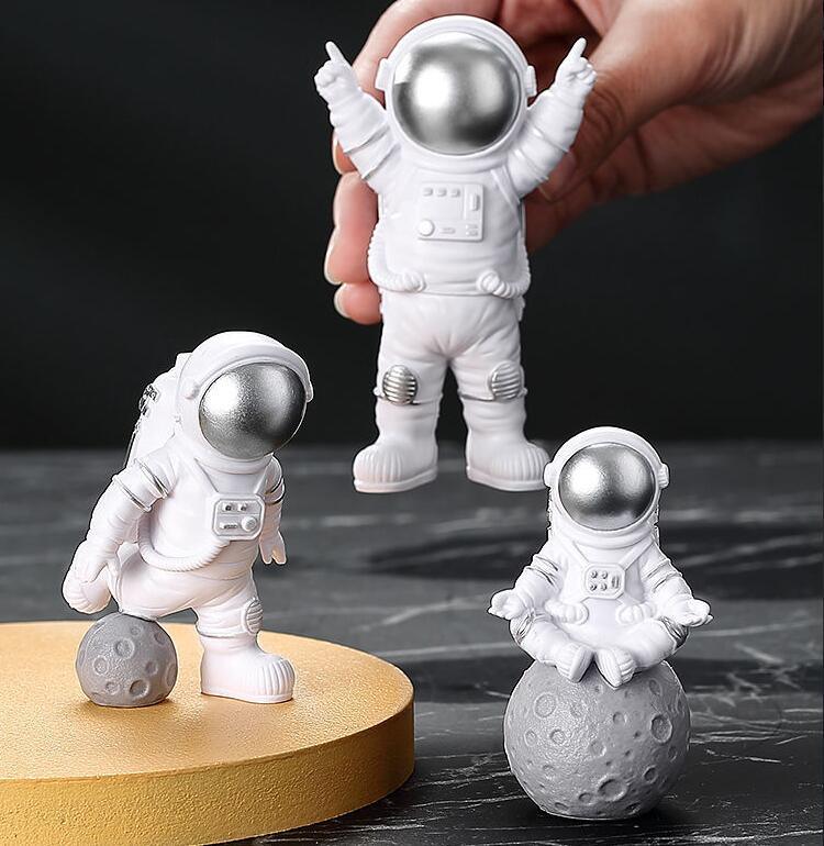 Astronautas Boneco Decorativo